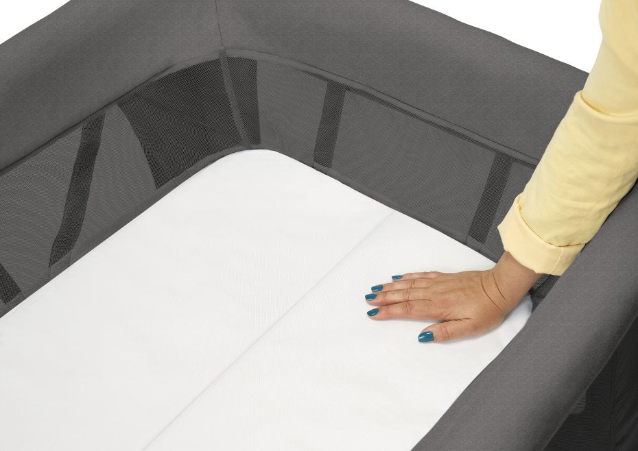 Maxi-Cosi Swift 3-in-1 Bassinet, Travel Cot and Playpen - Beyond Graphite - Pramsy