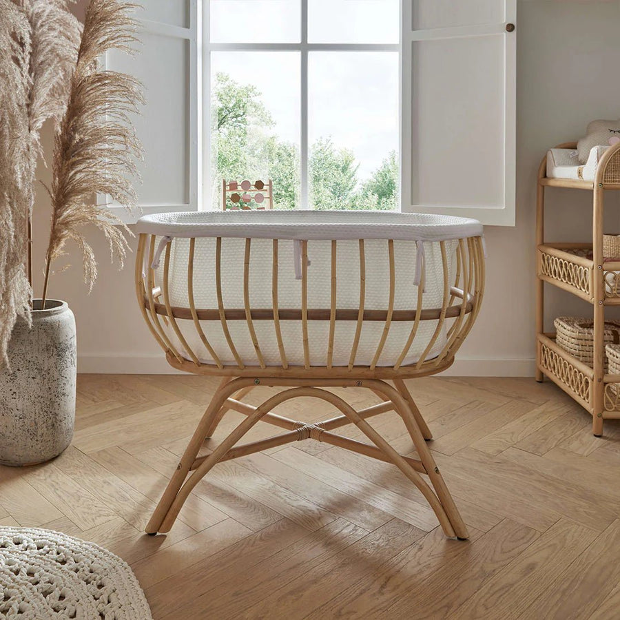 CuddleCo Aria Crib - Rattan - Pramsy